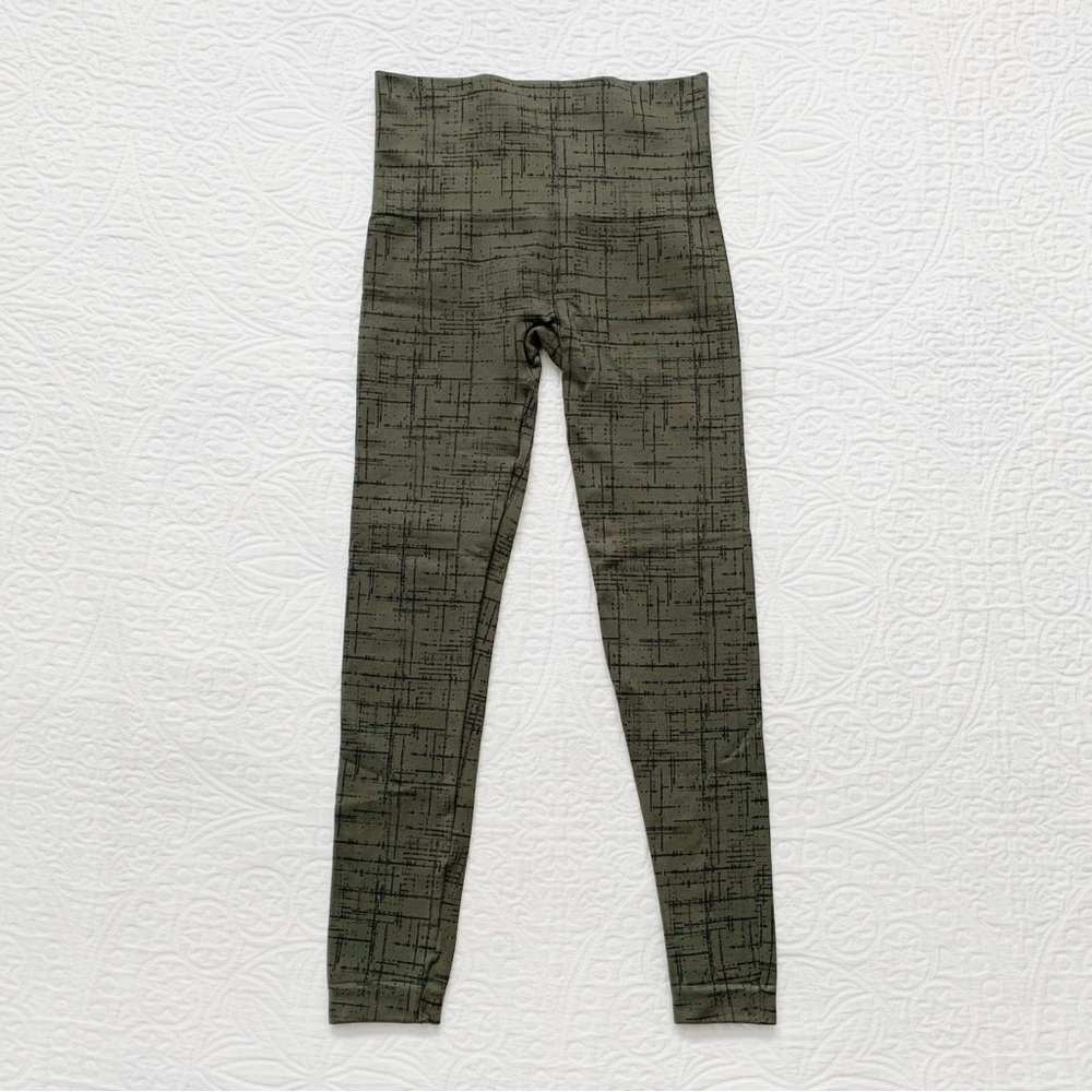 SPANX Look At Me Now‎ Seamless Cropped Leggings, Olive / Black Crosshatch